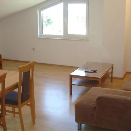 6819a * Gradac (Split-Dalmatia)